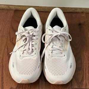 Brooks Women's Light Pink and White Athletic Running Shoes